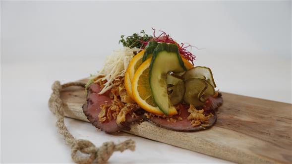 Roastbeef med remoulade og ristet løg (Luksus)